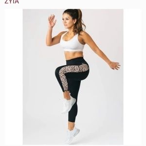 ZYIA leggings Black Leopard Print w/pockets